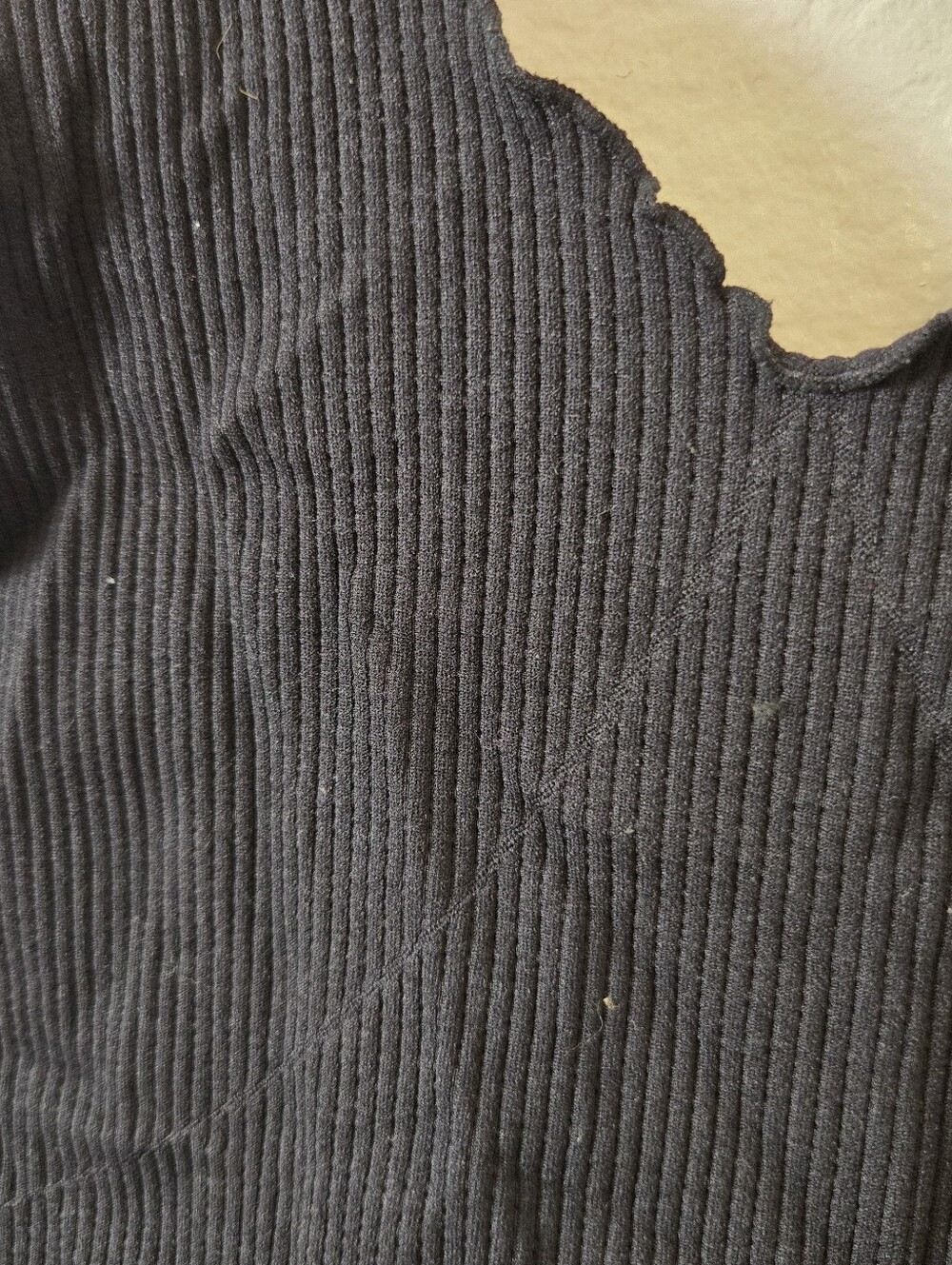 Active Basic Cropped Ruffle Hem Adjustable Strap Spaghetti Top - Picture 2 of 6